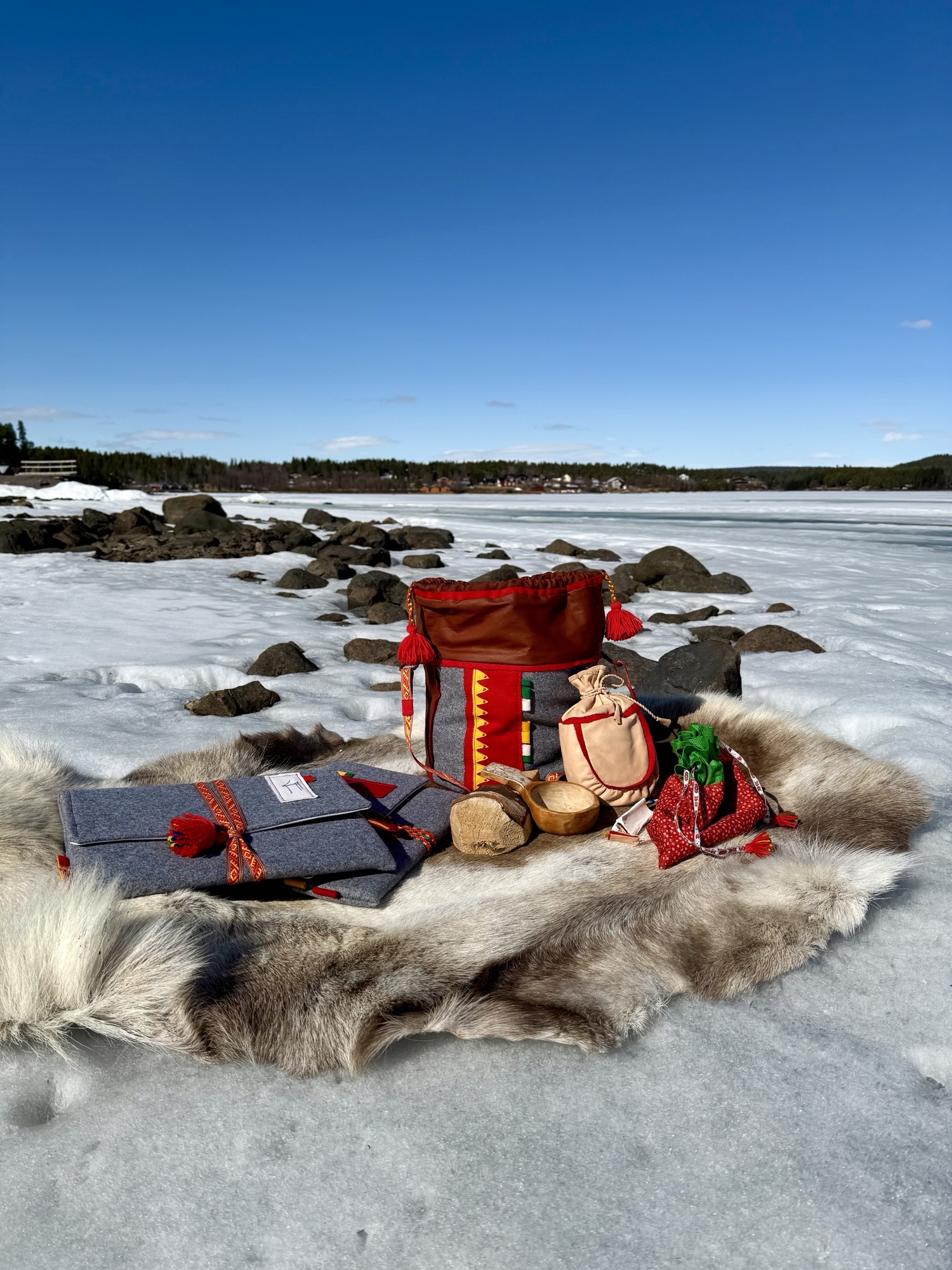 Minnesväska som tagits fram inom projektet: Nationella Minoriteters skrivna kulturarv i Skåne. Fotograf: Ann Margit Larsdotter