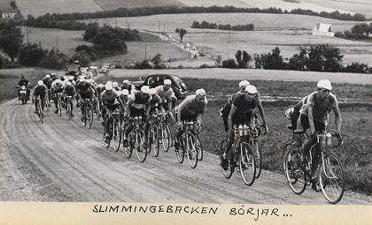 Slimmingebacken börjar. SM veckan i Ystad 1951. Ur: Staffanstorps cykelkubbs arkiv.