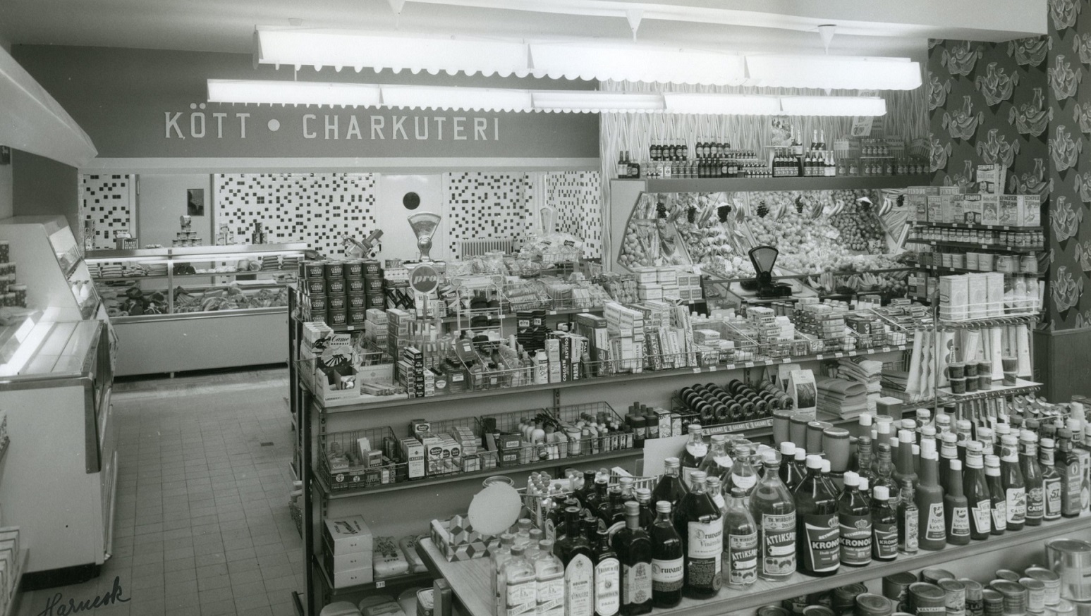 Butiken på Jennygatan efter ombyggnad till snabbköp 1959. Fotograf okänd.