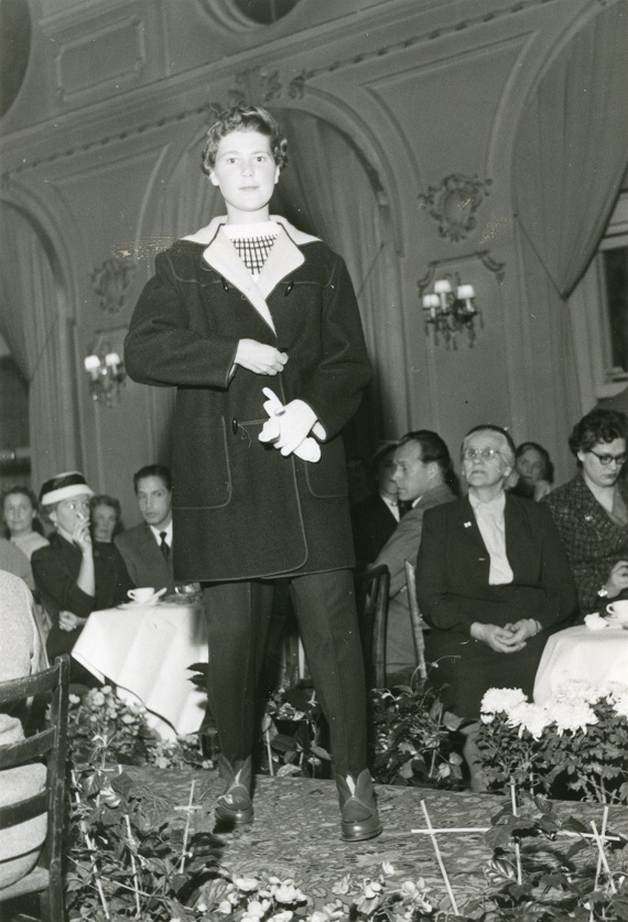 Modevisning på Hotell Continental. År och fotograf okända.