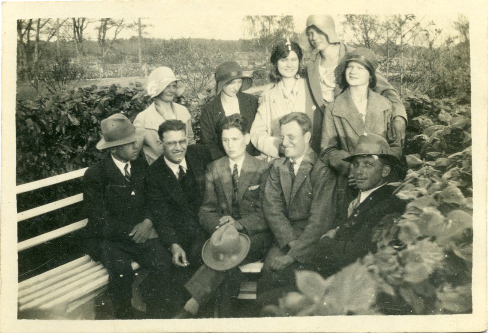 Möte i det gröna hemma hos en medlem i Hässleholm 1931. Fotograf okänd Möte i det gröna hemma hos en medlem i Hässleholm 1931. Fotograf okänd